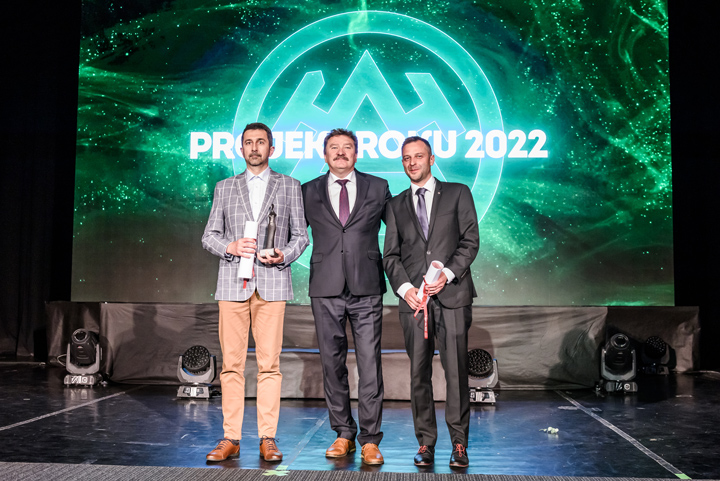 projekt roku – nová loupací linka na úpravně lesklých tyčí